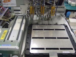 シリコン自動塗布機-外観1
